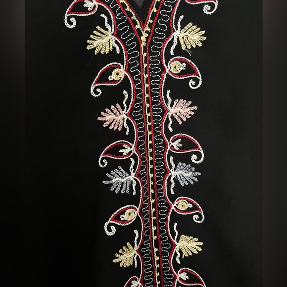 LOVE SAM boho embroidered shirt size S with a balloon sleeve at the bott… - Picture 2 of 7